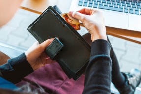 信用卡逾期新政策,试试看这十款想借50000块钱急用