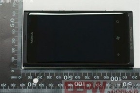 诺基亚Lumia 800拆解图流出！抵达FCC