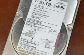 康柏OEM 希捷Seagate Cheetah 36ES SCSI硬盘浅度拆解