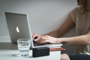 网贷70岁的人可以贷吗,汇总十款借钱平台不看征信容易通过的口子