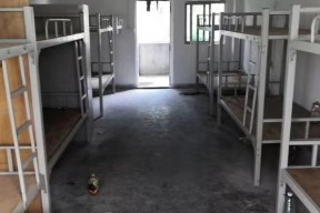 生意难做，电子烟工厂缩减产能出售员工宿舍200台空调铁床