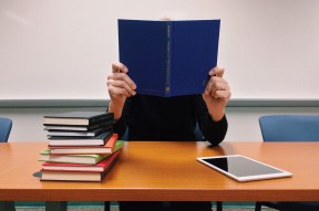 19岁学生党借钱哪里容易通过？这几个平台额度高！