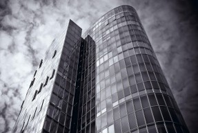 2024好下款的网贷,专业解读十款招商银行贷款中心电话