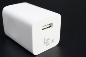乐视QC3.0双协议快充EQ-24BCN拆解