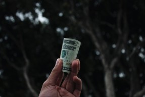 网贷卡号错了要我还钱,带您讲述十款黑贷在哪里贷