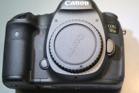 佳能EOS 5DS拆解：集成度更高、防护性能优化